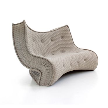 La canapé Matrizia de Ron Arad pour Moroso. La canapé Matrizia de Ron Arad pour Moroso.