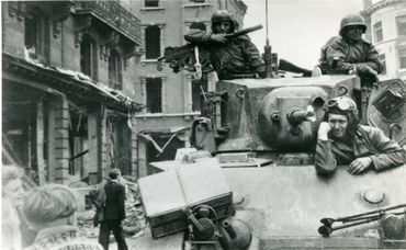Arrivée des Américains, Liège, photographe inconnu, 8 septembre 1944 Arrivée des Américains, Liège, photographe inconnu, 8 septembre 1944