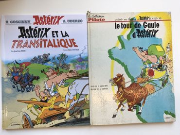 La couverture de ce nouvel album rappelle celle de l'album "Le tour de Gaule d'Astérix". Rien ne se perd rien ne se crée! La couverture de ce nouvel album rappelle celle de l'album "Le tour de Gaule d'Astérix". Rien ne se perd rien ne se crée!