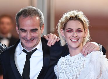 Olivier Assayas et Kristen Stewart lors de la présentation de "Personal Shopper" à Cannes Olivier Assayas et Kristen Stewart lors de la présentation de "Personal Shopper" à Cannes