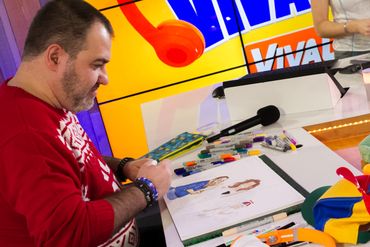 Le caricaturiste Pad'R a couché chaque jour sur papier un instantané de la vie dans le cube. Le caricaturiste Pad'R a couché chaque jour sur papier un instantané de la vie dans le cube.