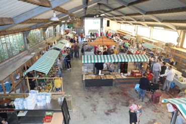 Les Halles de Paliseul abritent le marché du terroir chaque premier vendredi du mois, de février à décembre. Les Halles de Paliseul abritent le marché du terroir chaque premier vendredi du mois, de février à décembre.