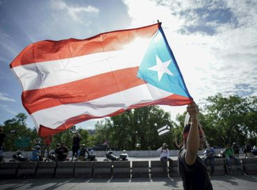 Le gouverneur de Porto Rico démissionne, scènes de liesse sur cette île au statut très complexe. Le gouverneur de Porto Rico démissionne, scènes de liesse sur cette île au statut très complexe.