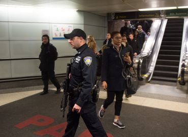 Explosion à New York: trois lignes de métro évacuées, une personne arrêtée Explosion à New York: trois lignes de métro évacuées, une personne arrêtée