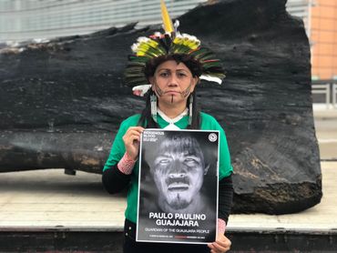Nara Baré, coordinatrice générale du COIAB, une communauté qui réunit 300 groupes d’indigènes, dans 9 régions de l’Amazonie du Brésil. Nara Baré, coordinatrice générale du COIAB, une communauté qui réunit 300 groupes d’indigènes, dans 9 régions de l’Amazonie du Brésil.