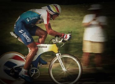 En 1993, Miguel Indurain écrase la concurrence lors du contre-la-montre du Lac de Madine. En 1993, Miguel Indurain écrase la concurrence lors du contre-la-montre du Lac de Madine.