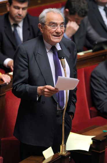 Bernard Debré à l'assemblée nationale en 2014 Bernard Debré à l'assemblée nationale en 2014