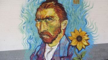 La fresque Van Gogh réalisée sur le mur de l’école de Wasmes. La fresque Van Gogh réalisée sur le mur de l’école de Wasmes.