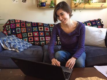 Perrine Larsimont est Belge, elle vit à Montréal depuis deux ans et doit recommencer à zéro ses démarches. Perrine Larsimont est Belge, elle vit à Montréal depuis deux ans et doit recommencer à zéro ses démarches.