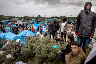 France: la police démantèle plusieurs campements sauvages de réfugiés à Calais France: la police démantèle plusieurs campements sauvages de réfugiés à Calais