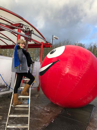 Une énorme boule pour la Cité des géants Une énorme boule pour la Cité des géants