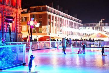 Le Marché de Noël d'Amiens: 2km de féerie Le Marché de Noël d'Amiens: 2km de féerie