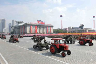 Des tracteurs en guise de lance-missiles Des tracteurs en guise de lance-missiles