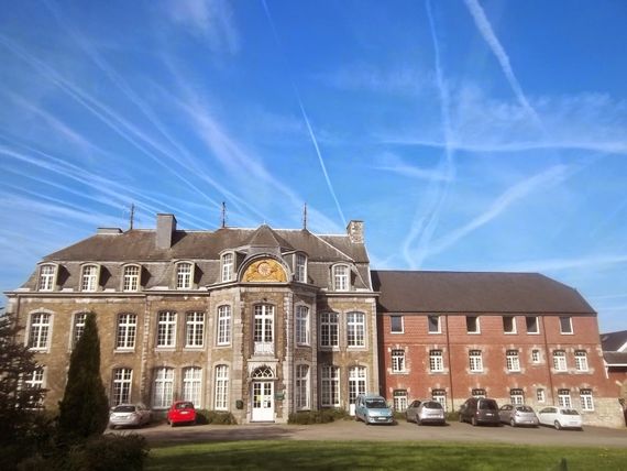 Le domaine de Brialmont aurait été fondé par Eustache de Hamal, mais c'est à partir de 1361 que l'on retrouve comme propriétaire du Château la famille de Brialmont. Le domaine de Brialmont aurait été fondé par Eustache de Hamal, mais c'est à partir de 1361 que l'on retrouve comme propriétaire du Château la famille de Brialmont.