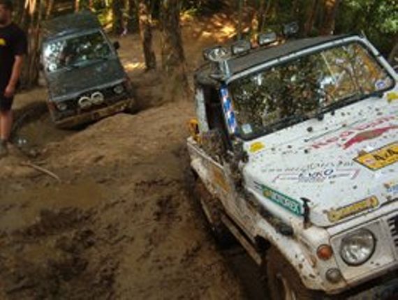Le Château de Chérimont (Andenne) est internationalement renommé pour son Domaine Off Road 4x4 et quad Le Château de Chérimont (Andenne) est internationalement renommé pour son Domaine Off Road 4x4 et quad