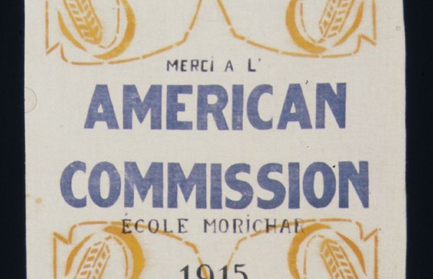 "Merci à l'American Commission"
Sac peint et brodé par Jeanne Willem, Ecole Morichal, 1915, La Belgique reconnaissante - Herbert Hoover Presidential Library-Museum ©