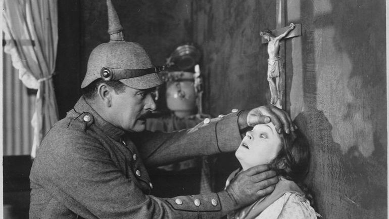 Les Charlots S En Vont En Guerre Soldats allemands et femmes belges en 14-18 : de la prostitution