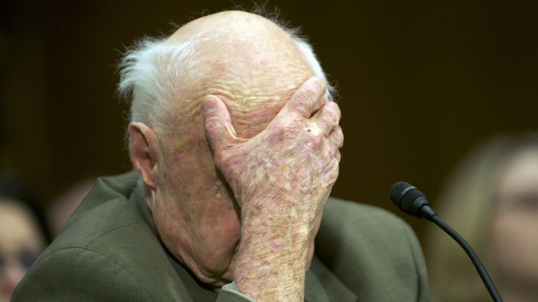L'acteur américain Mickey Rooney a témoigné avoir été la victime d'abus sur personne âgée L'acteur américain Mickey Rooney a témoigné avoir été la victime d'abus sur personne âgée