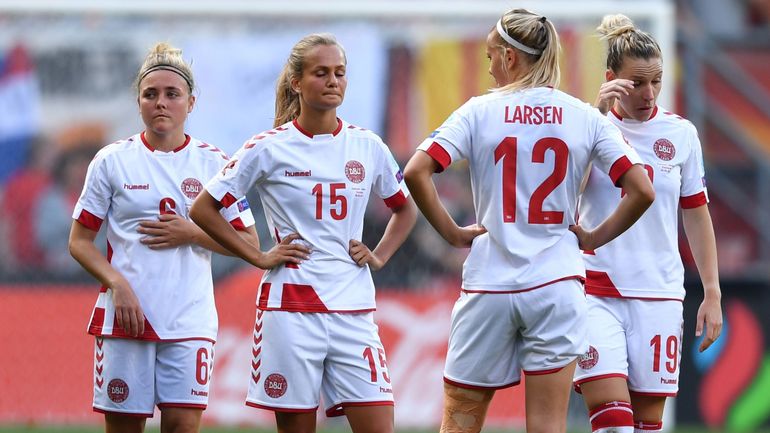équipe Du Danemark Féminine De Football Joueuses En grève, l'équipe féminine du Danemark refuse d'affronter la Suède