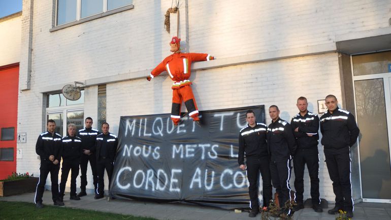 Les Images Ne S'affichent Pas Sur Certains Sites Les pompiers de Wavre affichent leur colère sur leur caserne