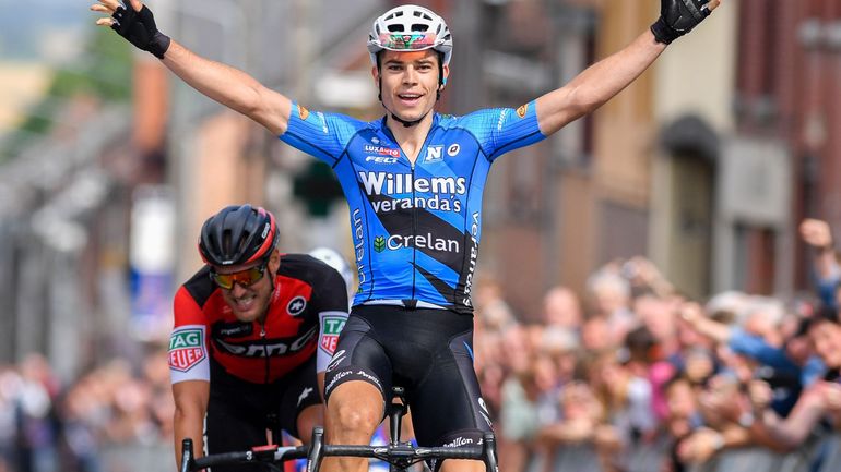 wout van aert simpose en force dans le  grand prix cerami