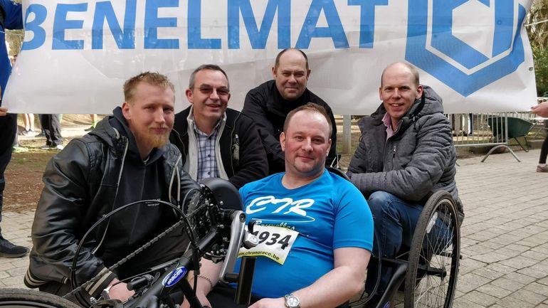 Les collègues d'Olivier venus le soutenir lors d'une course de handbike.