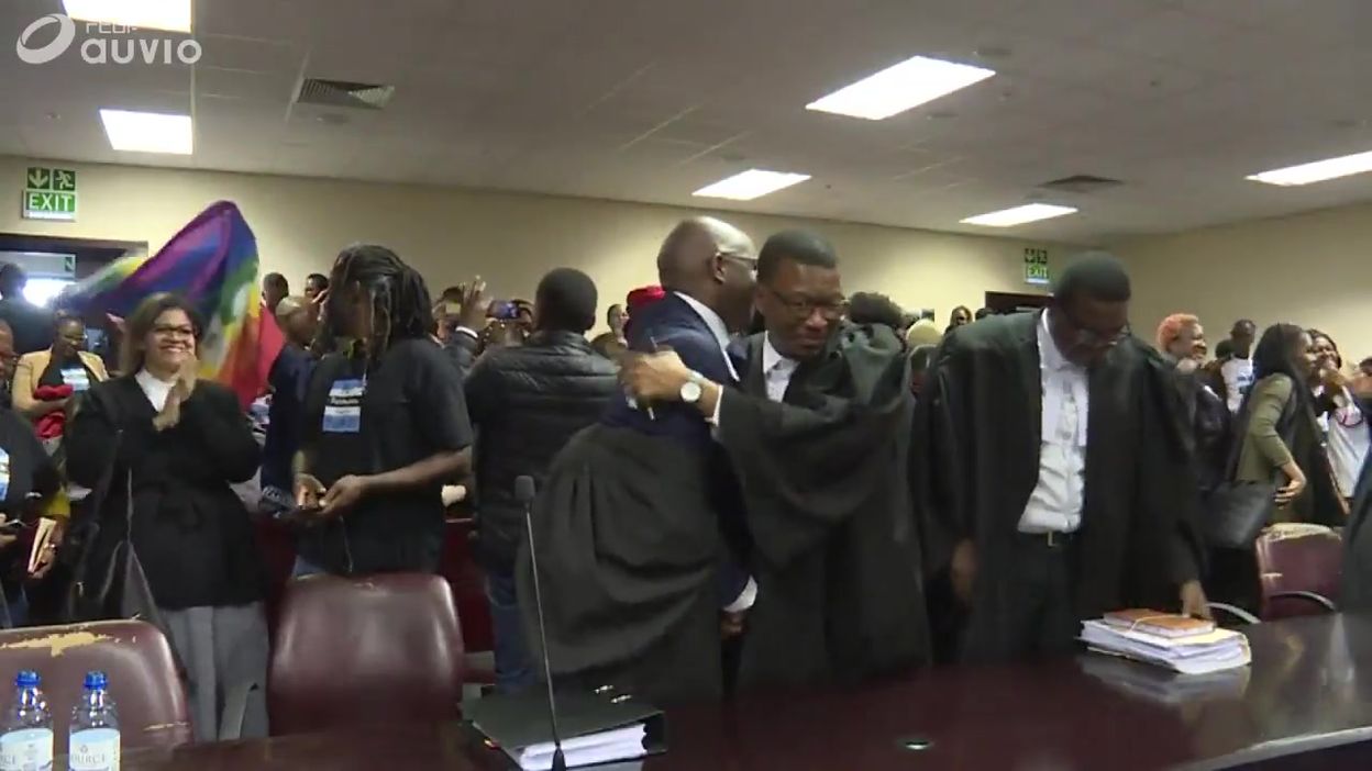 Scènes de joie dans le tribunal de Gaborone, au Bostwana, à l'annonce de la décriminalisation de l'homosexualité, ce 11 juin
