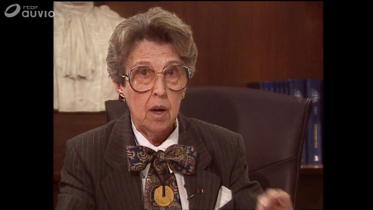Archives: portrait d'Eliane Liekendael, réalisé lors de son accession à l'éméritat, en 1998 (JT -RTBF)