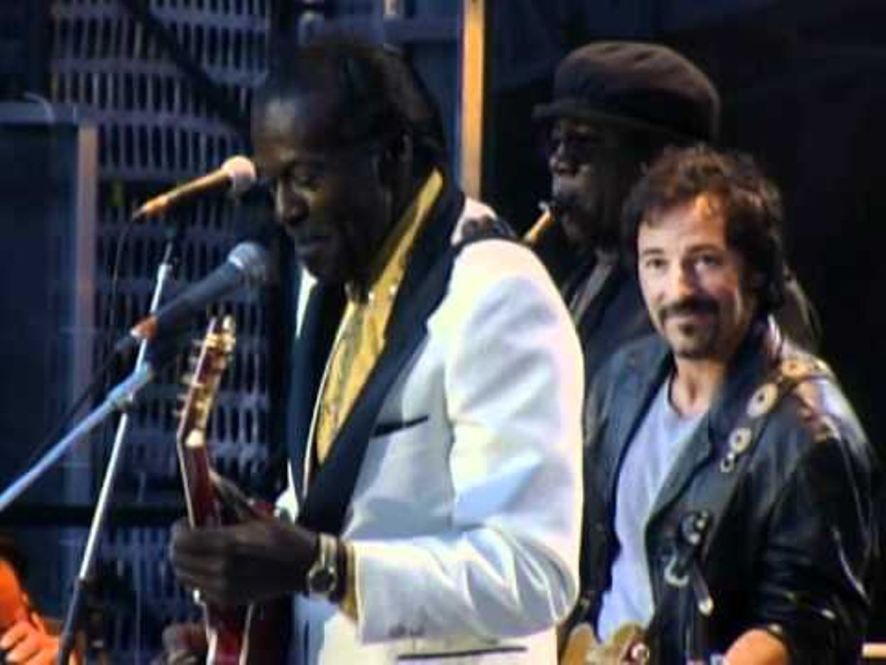 Chuck Berry Bruce Springsteen Johnny B Goode Live 09 05 14