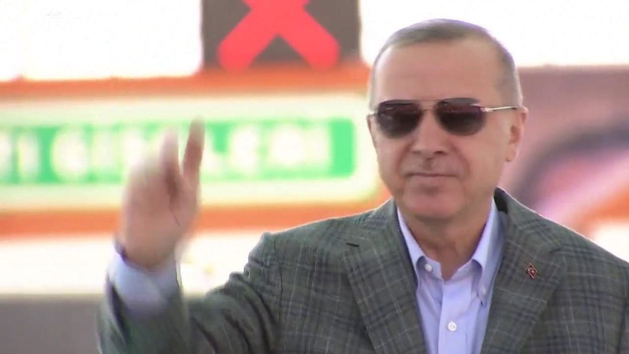 Recep Tayyip Erdogan annonce une opération antikurde à l'est de l'Euphrate (Ankara, 4 août)