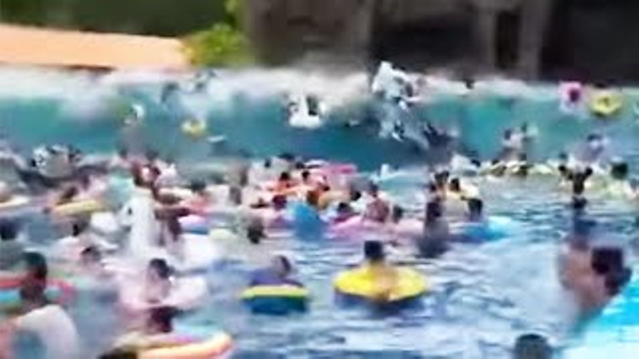 Wave Pool Transformed Into Tsunami In China 01 08 2019