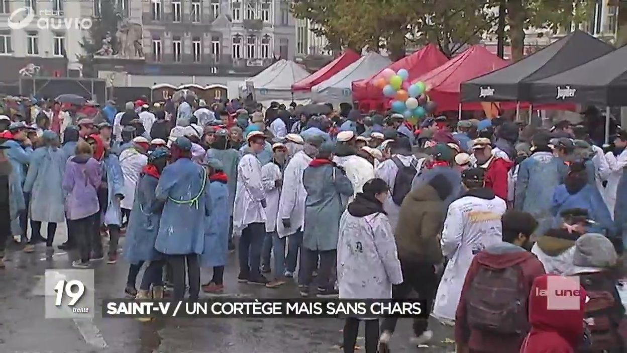 Le Cortege De La Saint V Des Etudiants De L Ulb Videos Vivreici