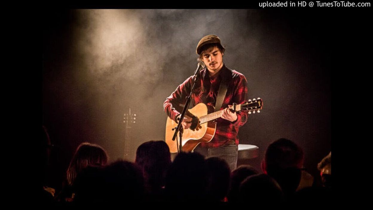 Decouvrez Les Oublies De Gauvain Sers Dans Le Tip Top Gauvain sers ton jean bleu. de gauvain sers dans le tip top