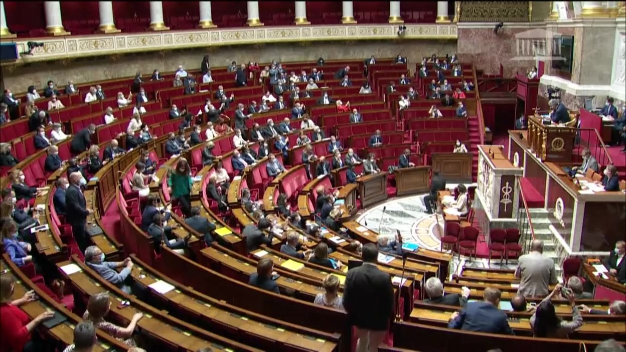 France: l'Assemblée nationale adopte le projet de loi étendant le dispositif du pass sanitaire