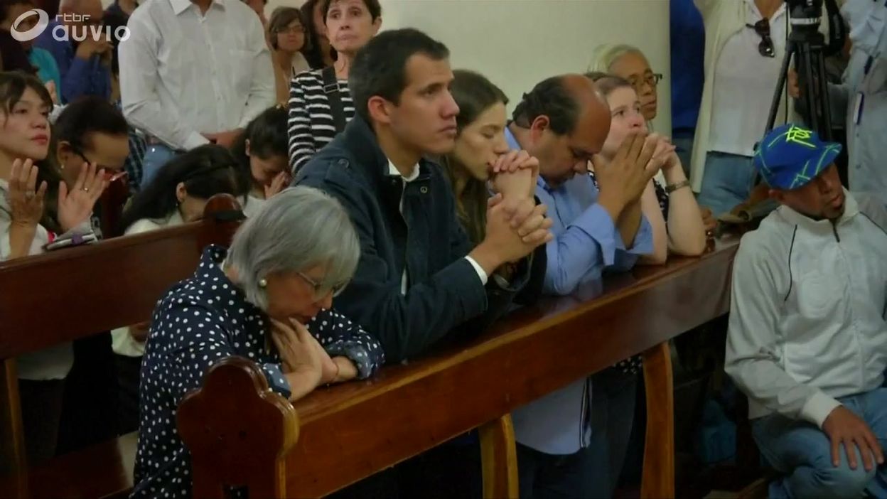 Jean Guaido assistant à une messe à Caracas, ce 27 janvier