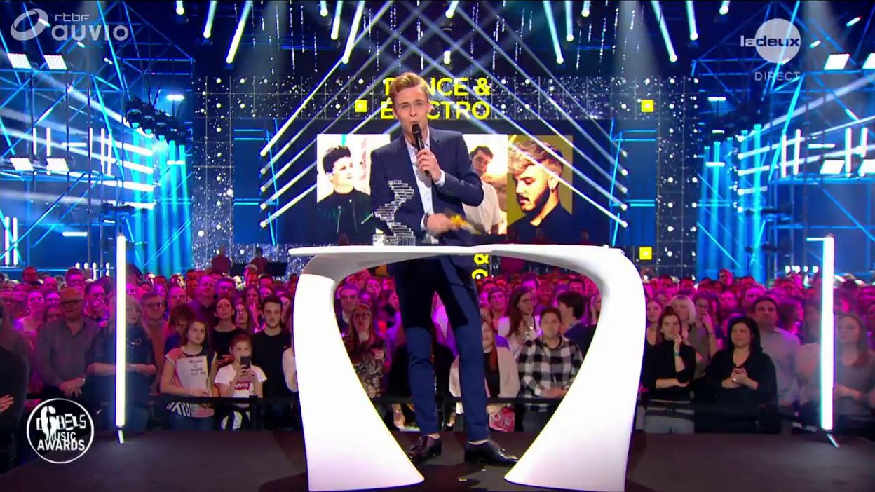 Henri Pfr remporte l'award de la catégorie