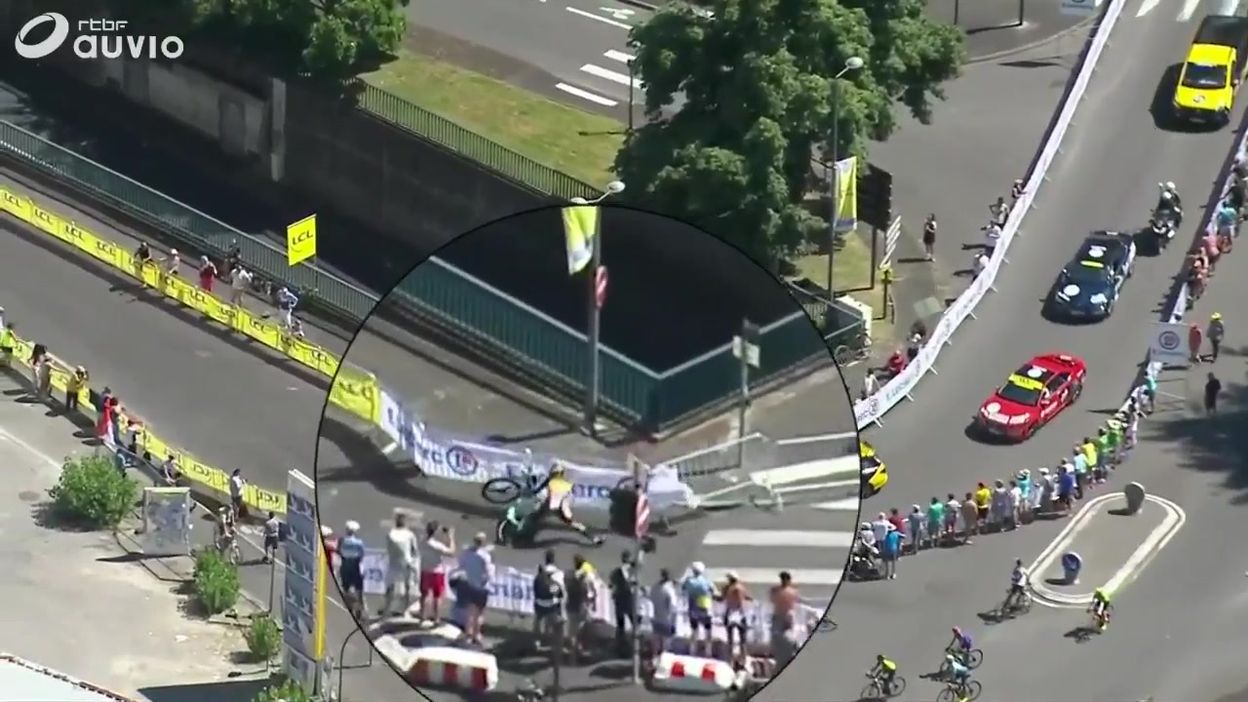 Wout Van Aert chute dans le contre-la-montre