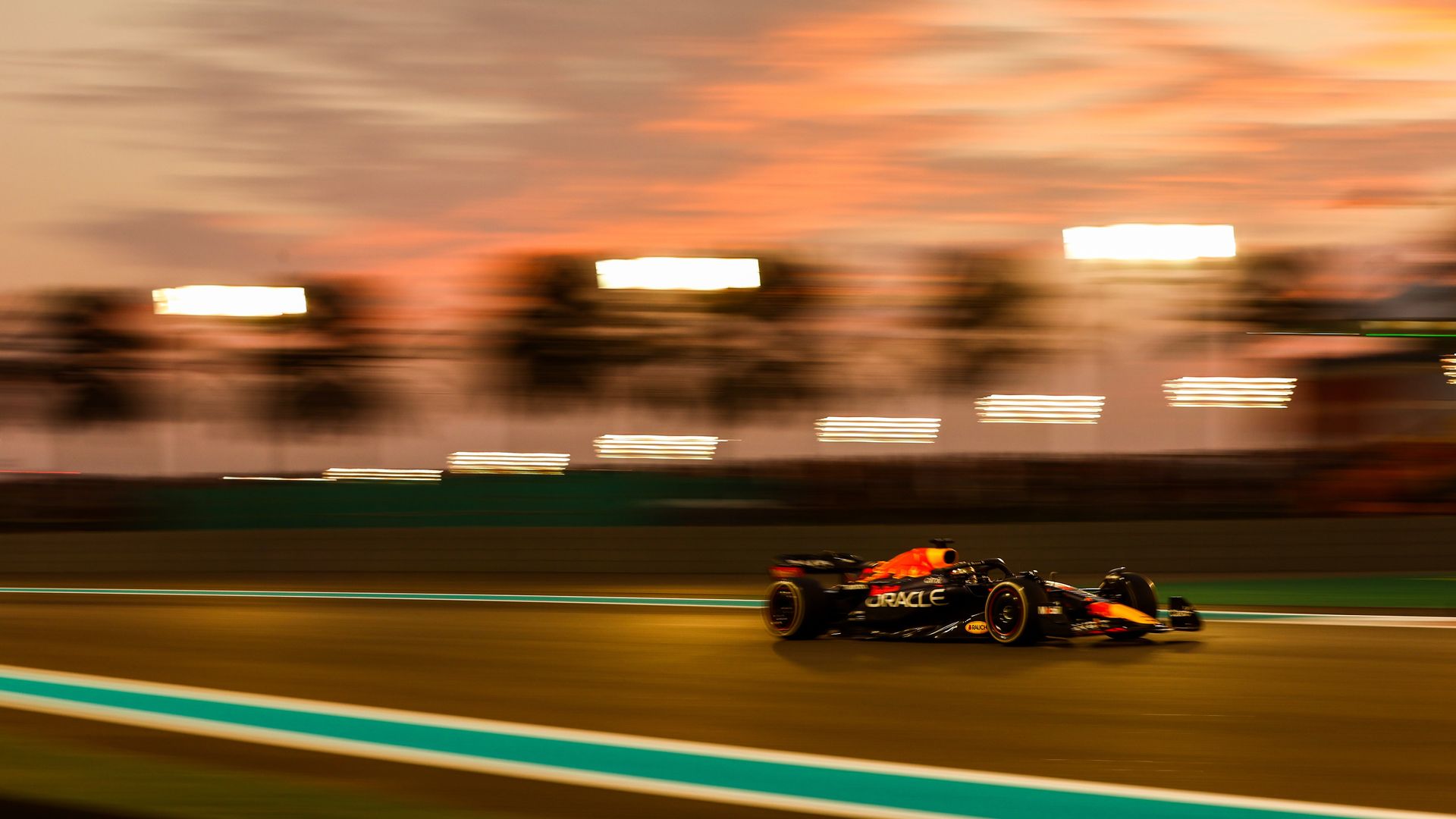 F1 Abu Dhabi : Max Verstappen conclut 2022 avec une 15e victoire, Charles Leclerc vice-Champion du Monde au bout du suspense
