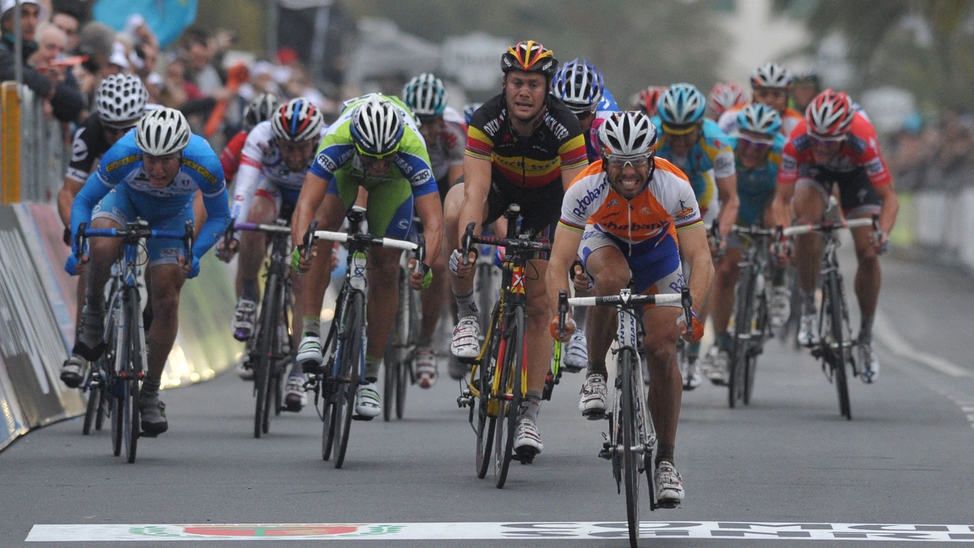 Milan - San Remo 2007 : Philippe Gilbert le plus fort avec Ricco dans le Poggio, repris à la flamme rouge