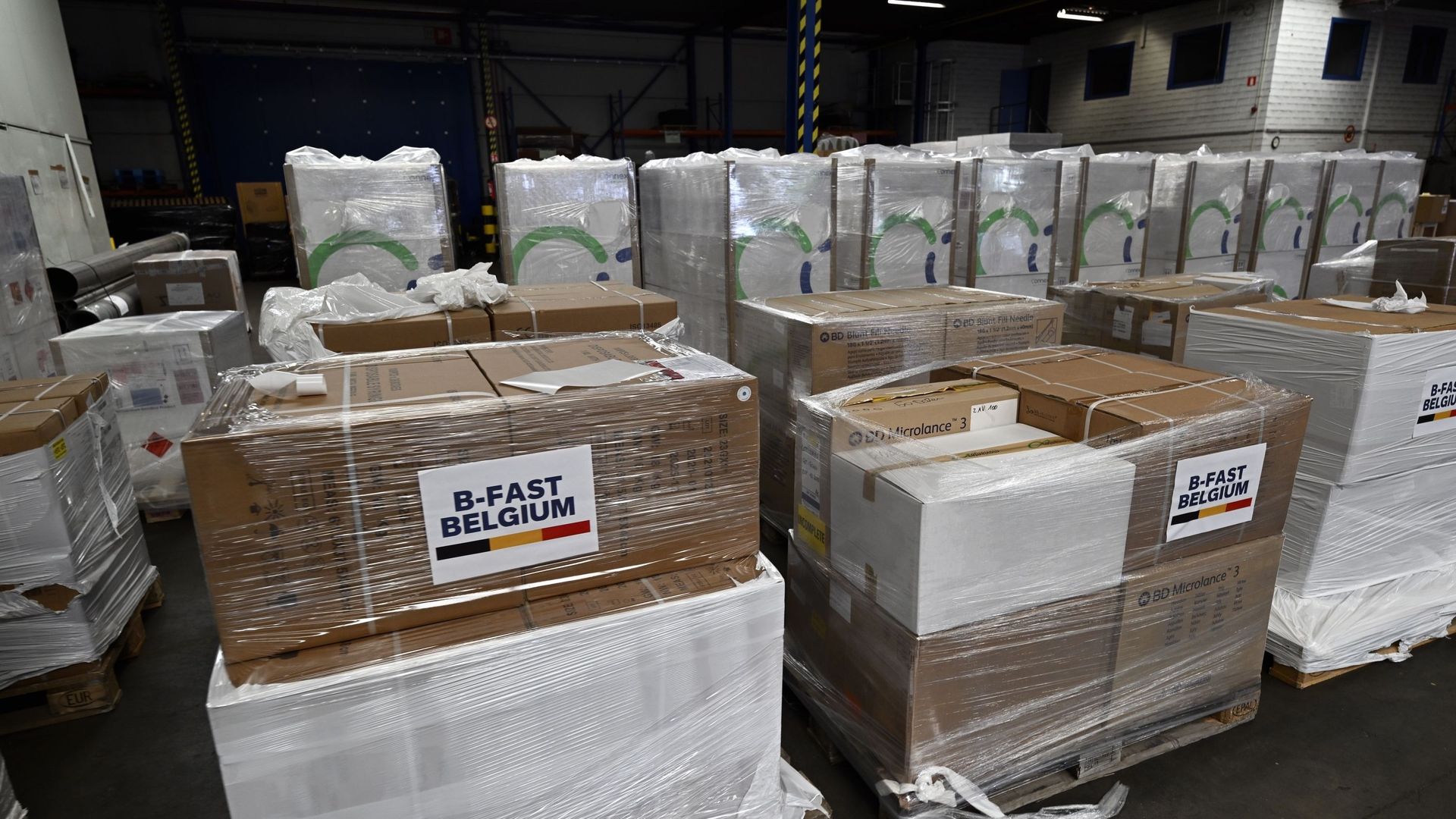 Guerre Israël-Gaza : la Belgique expédie cinq tonnes de matériel médical vers l'Egypte (extrait JT 18/04/24)