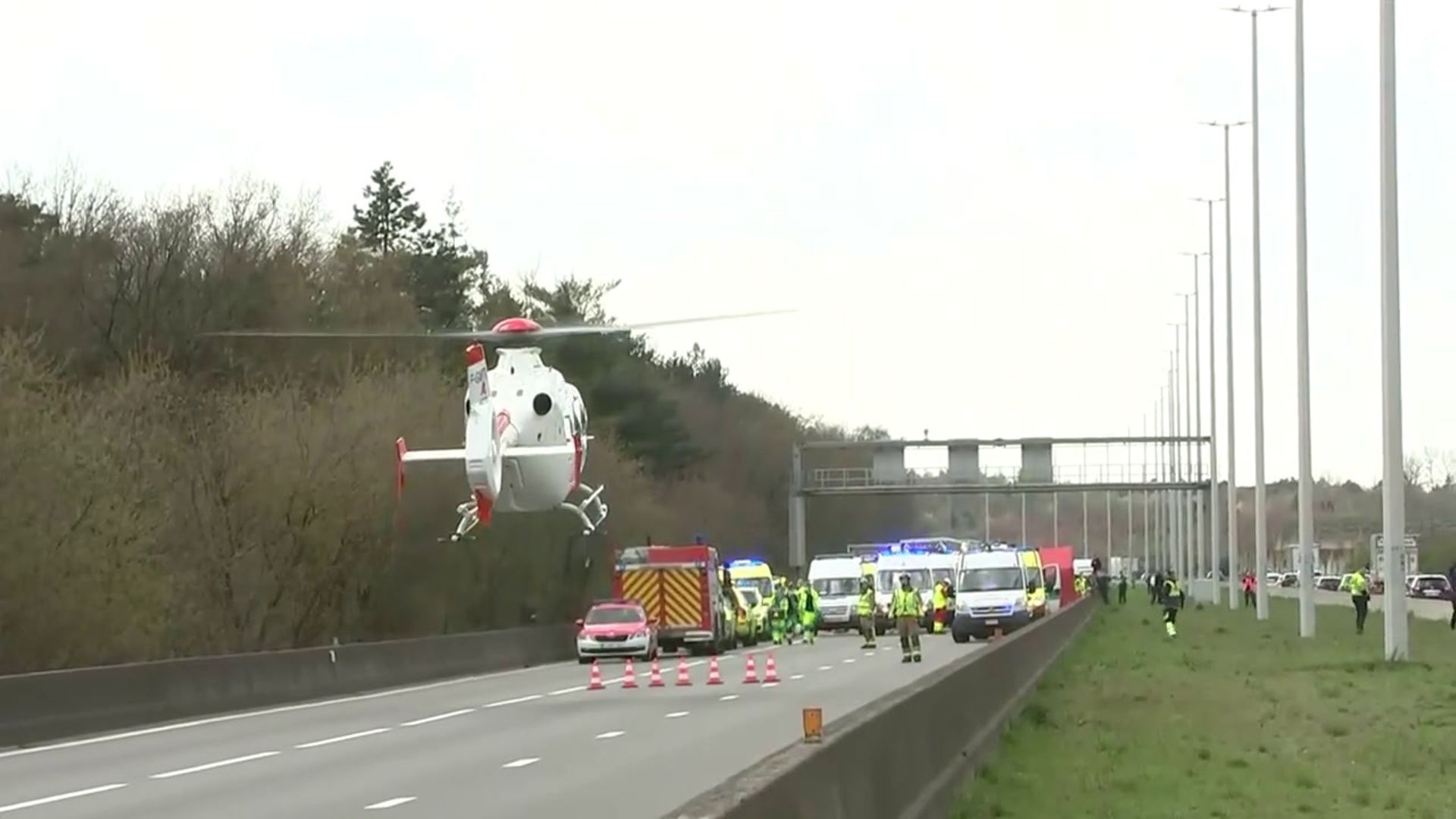 Un Grave Accident De Bus S'est Produit Sur L'autoroute E19 à Sint-Job ...