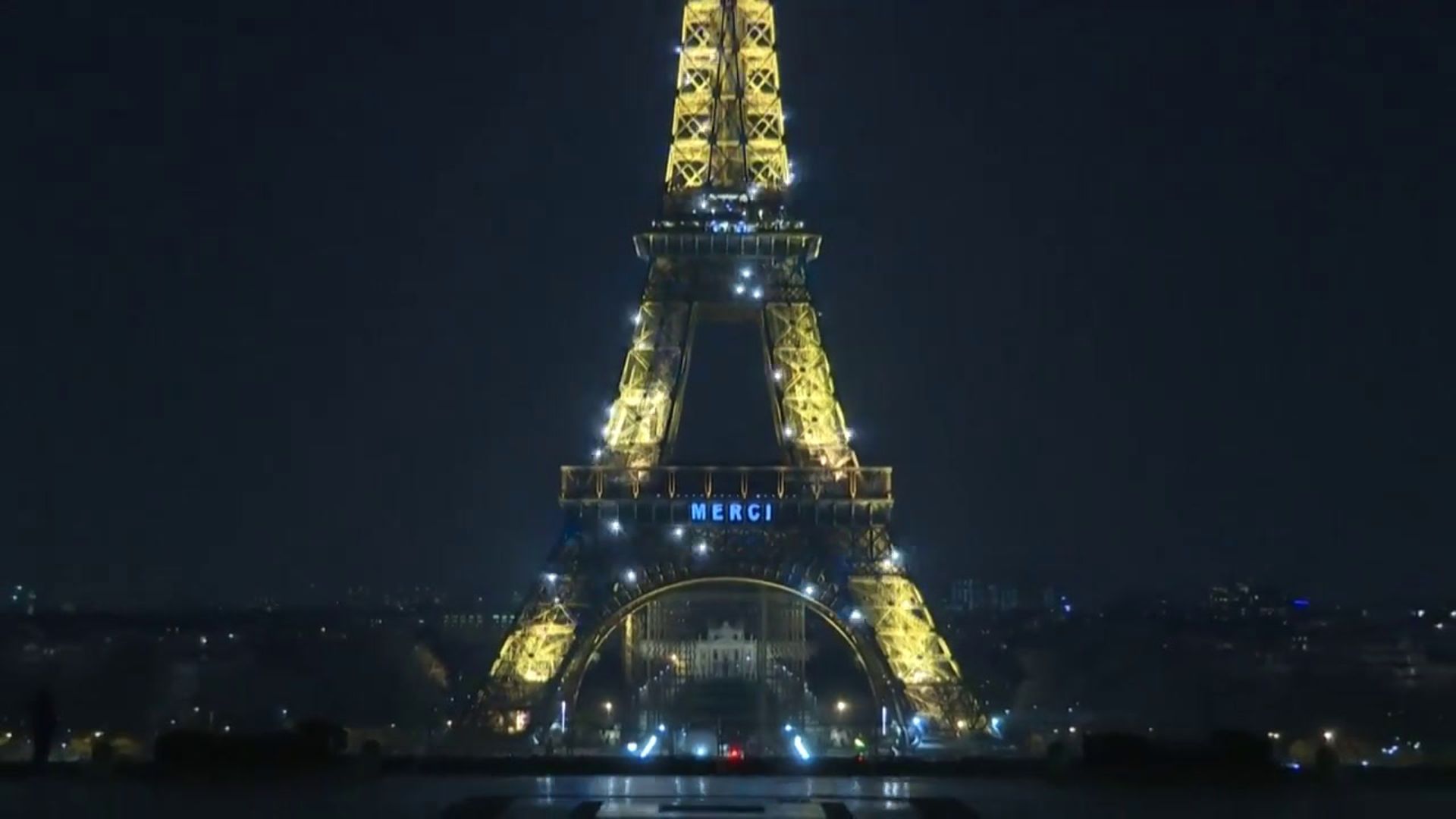 Rouille, corrosion, traces de plomb… La Tour Eiffel, en fer et damnation ?  