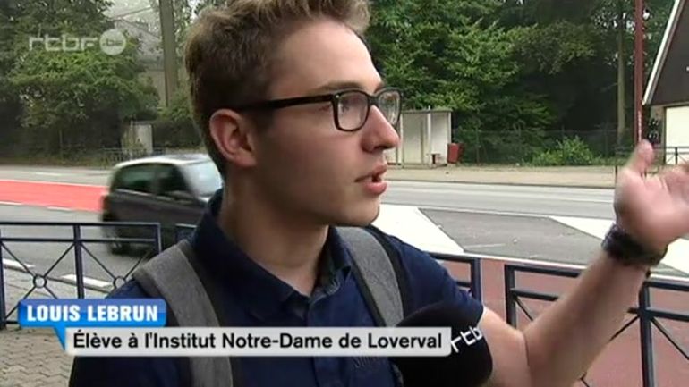 Un Arrêt De Bus Loin De Lécole Et Dangereux 03092015